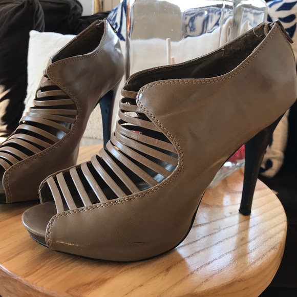 Charlotte Russe Shoes - Women’s Charlotte Russe high heel shoe size 8